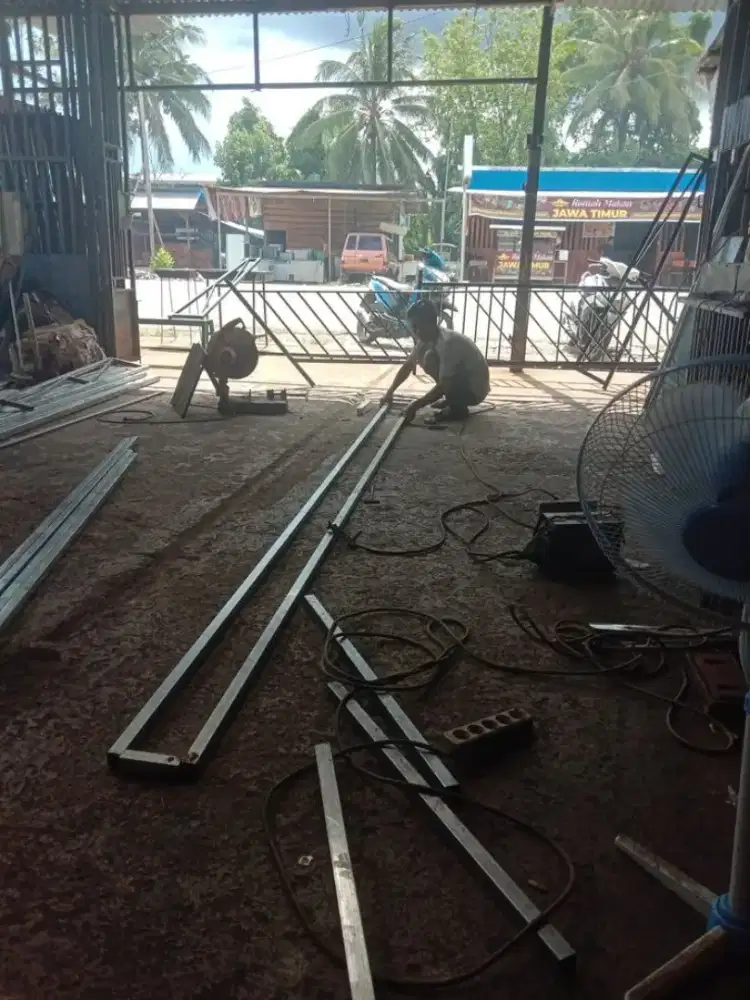 Saya belum mahir kalo jadi tukang, masih semi tukang