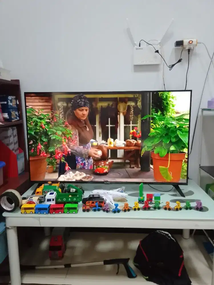 Polytron Smart Google TV 4k 43inch