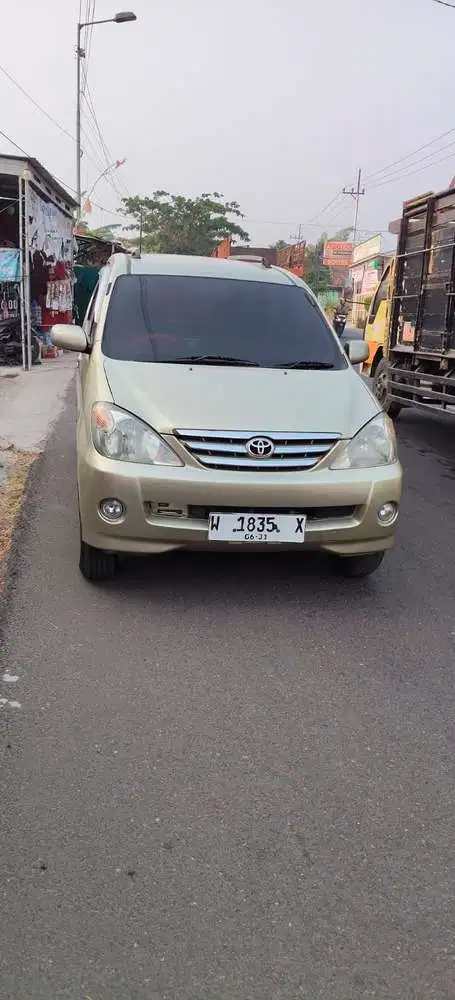 Toyota Avanza 2004 Bensin