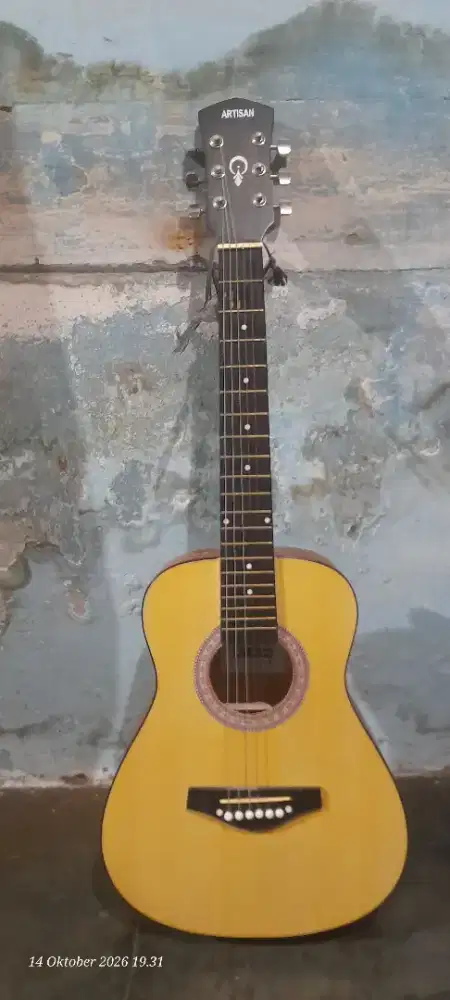 Gitar akustik artisan
