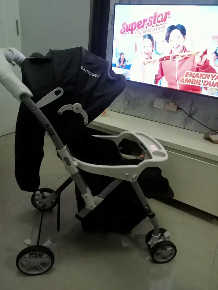 Dijual cepat stroller bayi baby does elloz