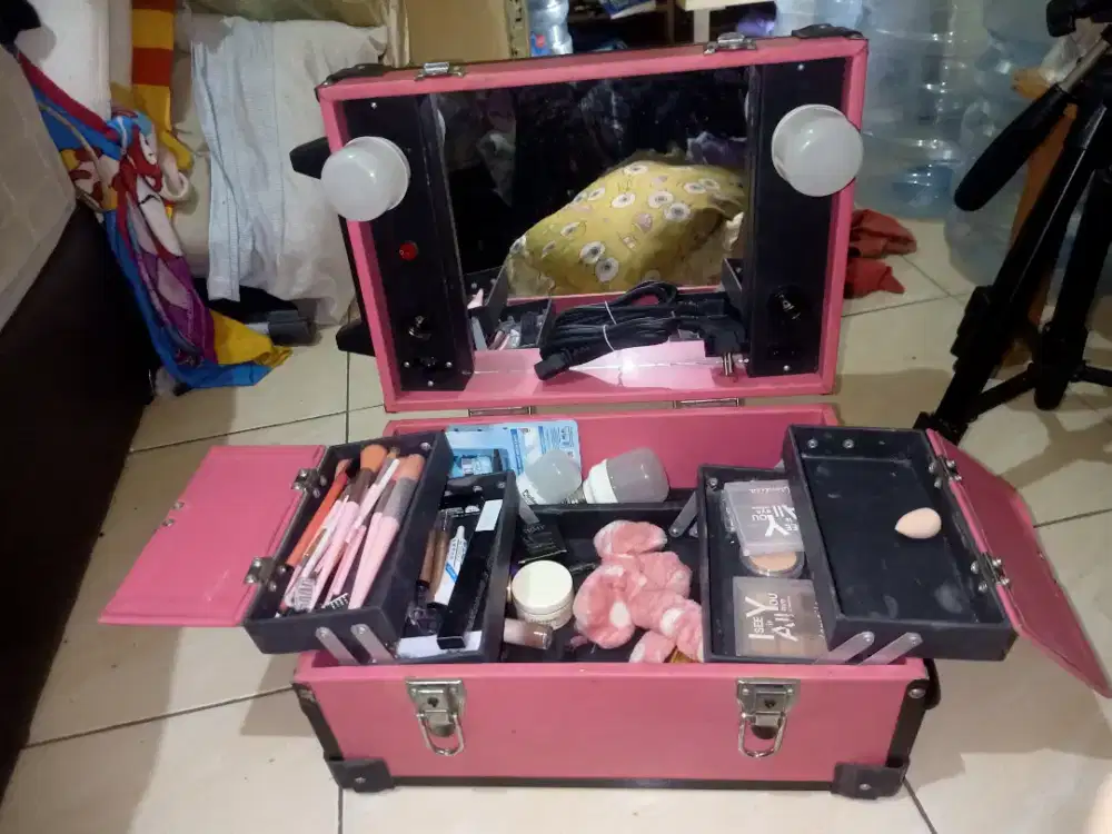 Koper makeup warna pink