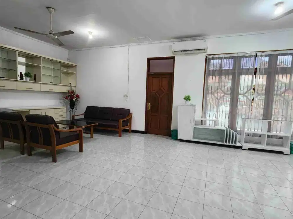 rumah 2 lantai siap huni darmo permai dekat pasar modern hr muhamand pakuwon mall surabaya barat baru renovasi