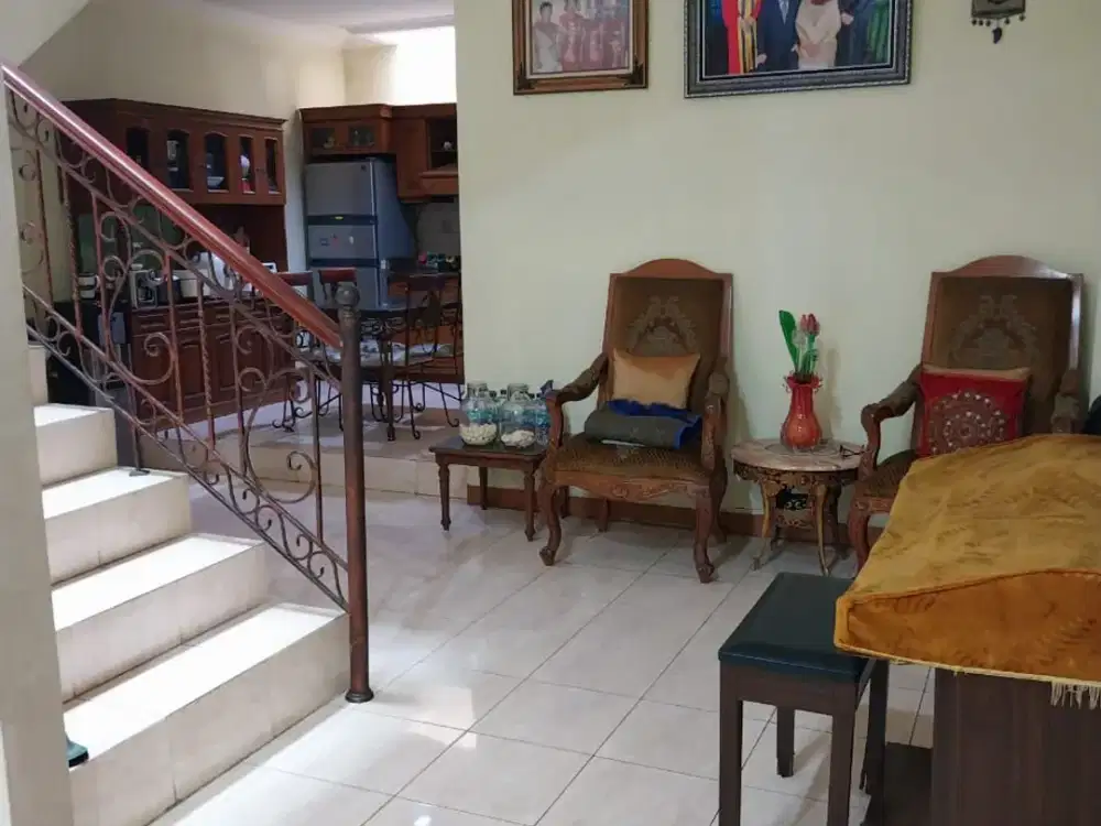 DIJUAL RUMAH BAGUS FULL RENOVASI HADAP SELATAN JARANG ADA DI TAMAN PEGANGSAAN INDAH