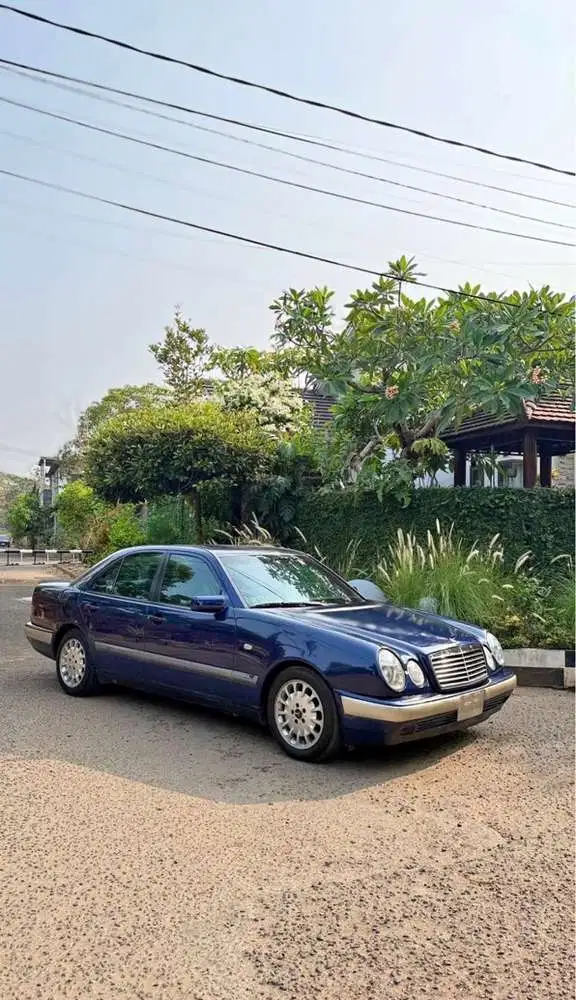 Mercedes-Benz E230 1997 Bensin