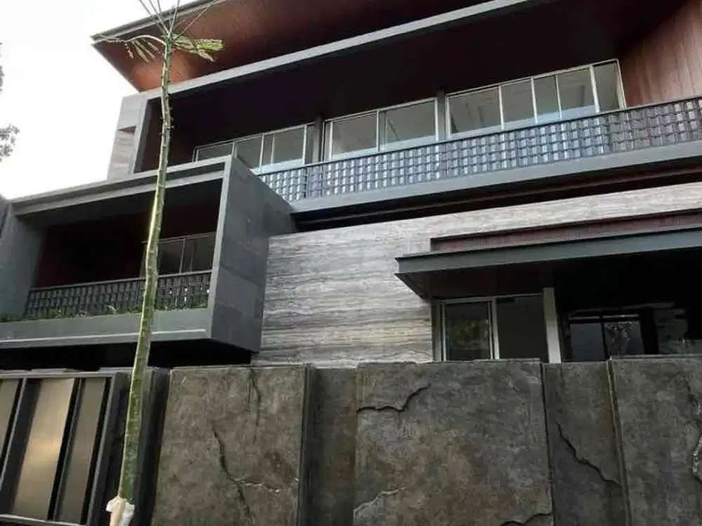 rumah baru gress siap huni with private pool pakuwon indah