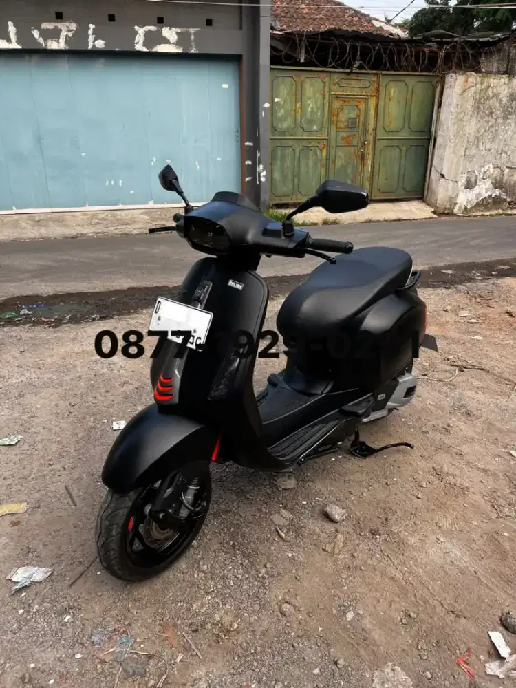 Vespa sprint S 160 inget ABS 2025 hitam pekat