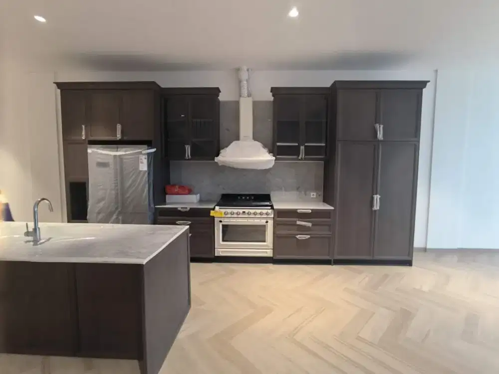 Disewakan Penthouse Cbd Beachwalk Pik2, Uk. 6X20, 4 Lantai + Rooftop, Ada Lift, Semi Furnished, Rp 550 Juta/Thn Nego