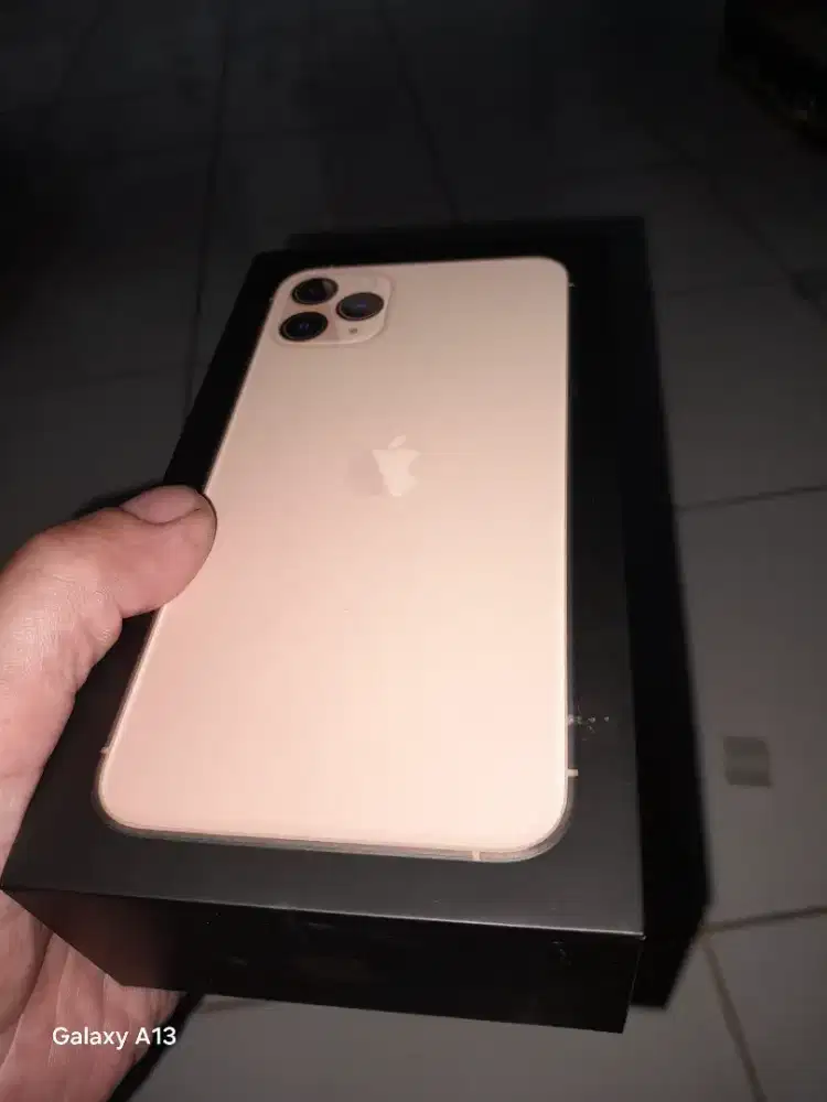 Desbuk iphone 11pro original lengkap kitap2 nya bgus mulus