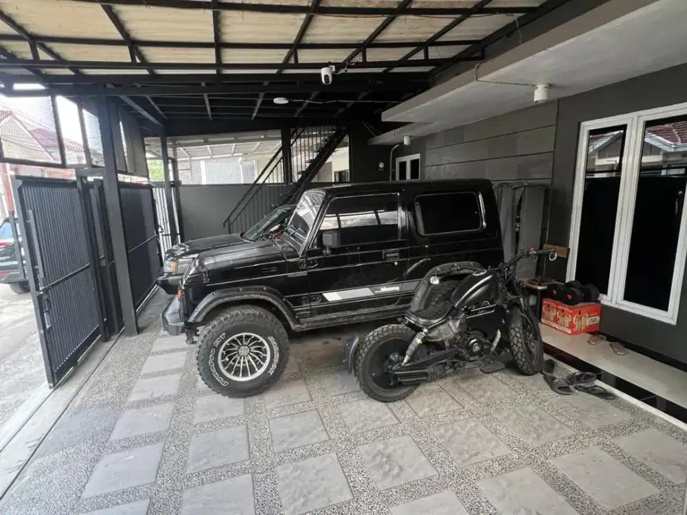 TURUN HARGA!  Dijual rumah TAMAN HOLIS INDAH 1