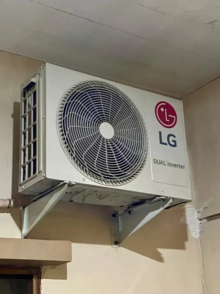 Dijual AC Merk LG Dual Inverter 1 PK (Bukan AC Gree / AC Daikin)