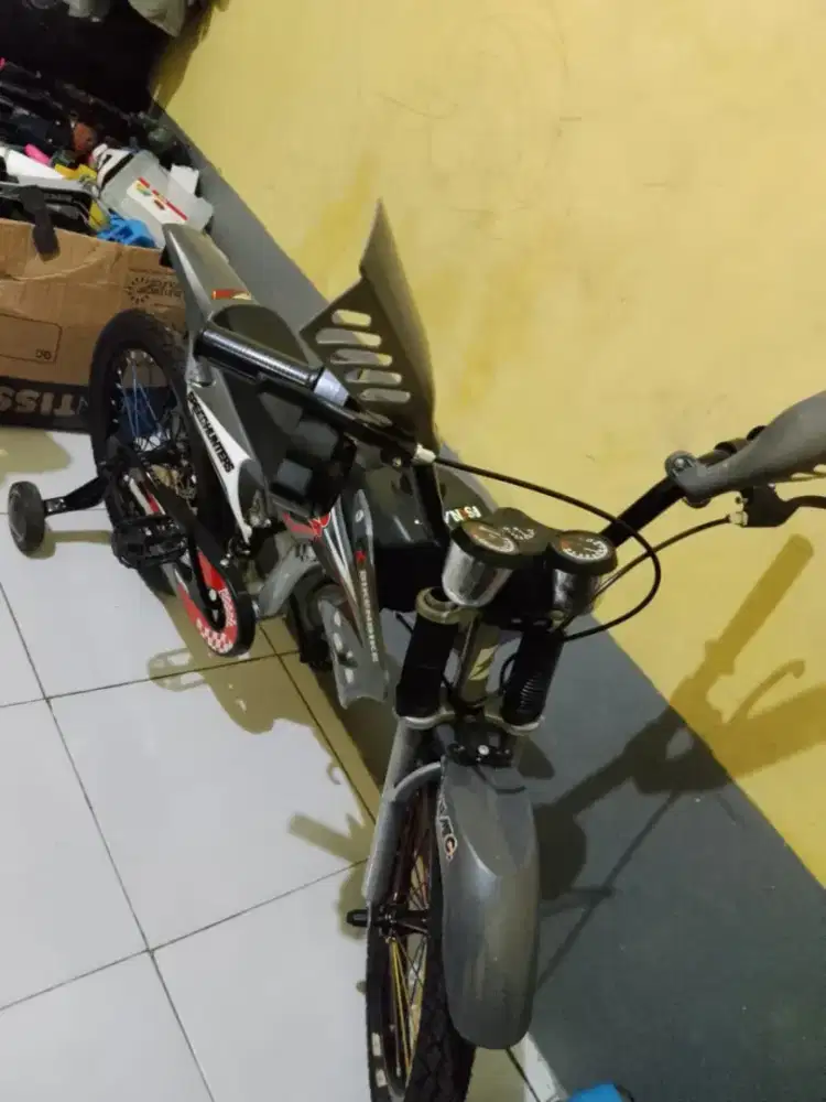 Di jual sepeda ukuran 18 model klx