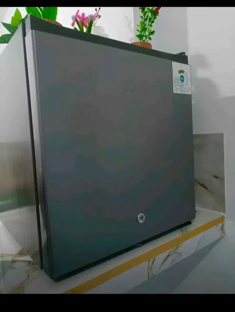 Kulkas Mini Hisense 42L (Barang Baru Segel)