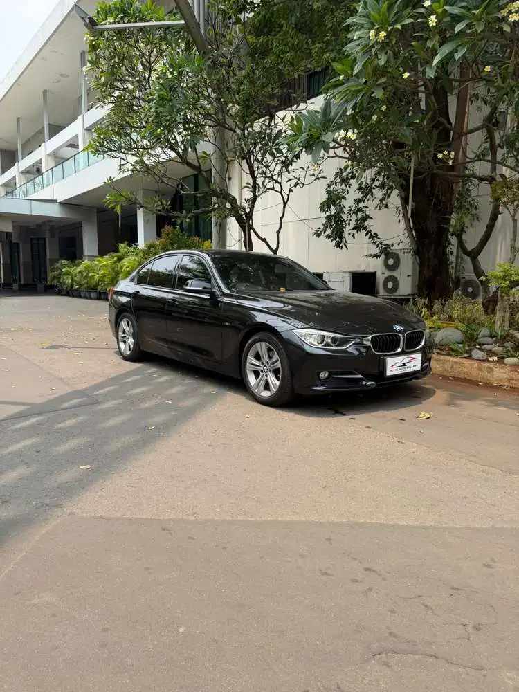 BMW 320i Sport - 2014
