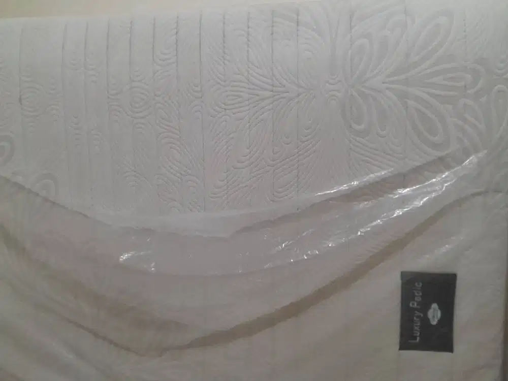 Springbed Comforta Luxury Terapedic Ukuran 180x200 Bersih terawat