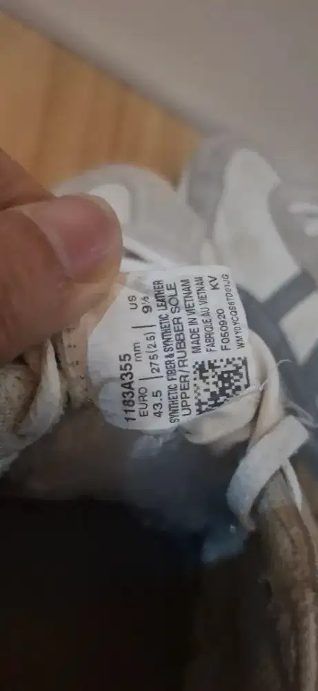Sepatu sport Oniksuka