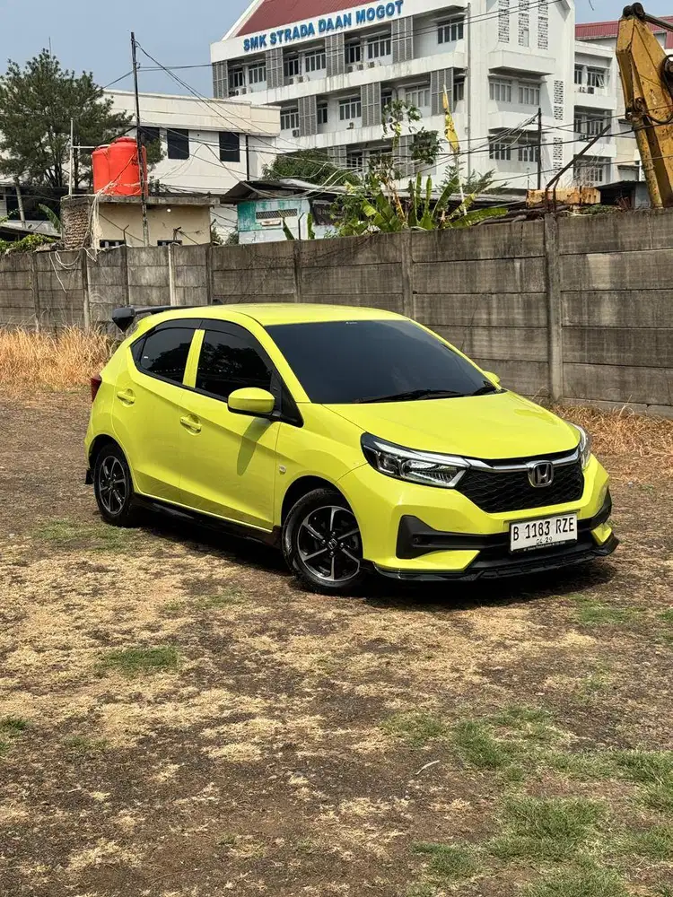 (KM/LOW) Honda Brio Satya 2024 Electric Lime Metallic