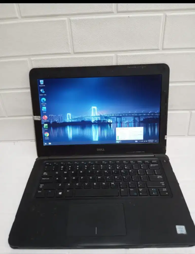 Dell Latitude 3380 Core i3-6006U Gen6 DDR4 4GB SSD 128GB 13.3 5 jam