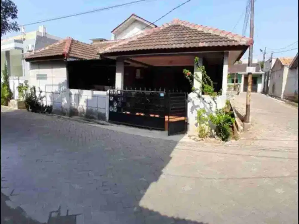 Di jual rumah 1 setengah lantai  ukuran luas kondisi bangunan bagus Lokasi perumahan puri Kartika lama Ciledug Tangerang kota