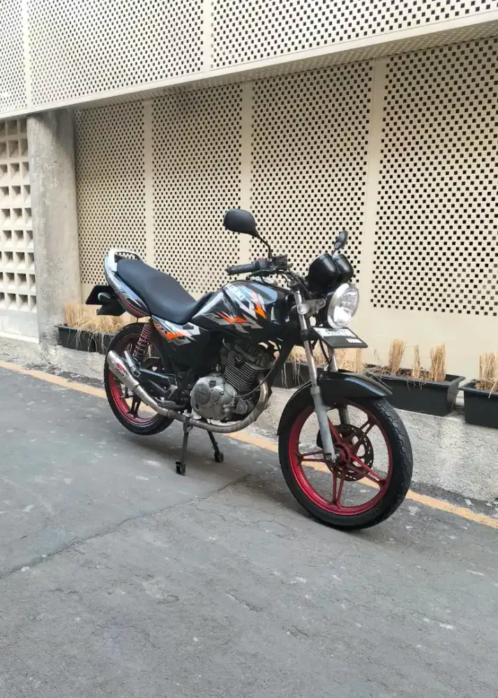 Suzuki Thunder 125 CW 2005 Mulus Lengkap Murah Pajak Telat!