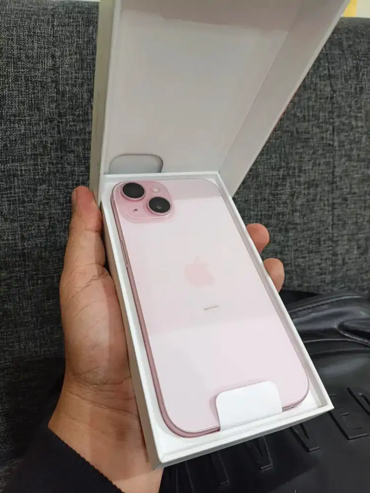 Iphone 15 pink 128gb open box