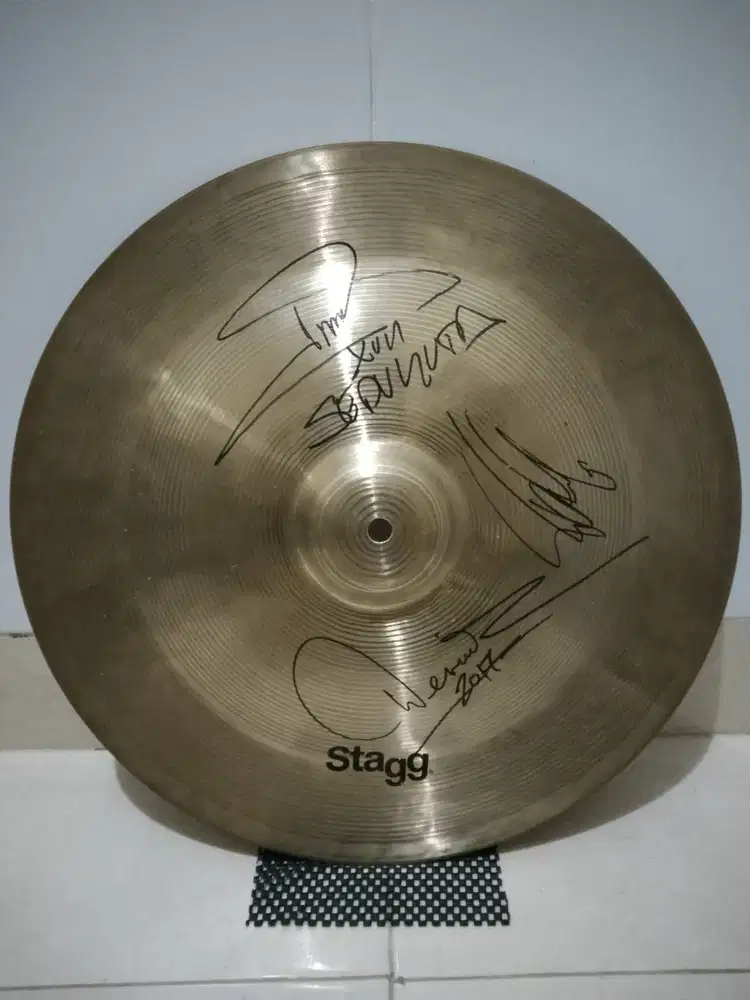 Cymbal China 16 Inch Stagg SH (+ Tanda Tangan Personel Sepultura)