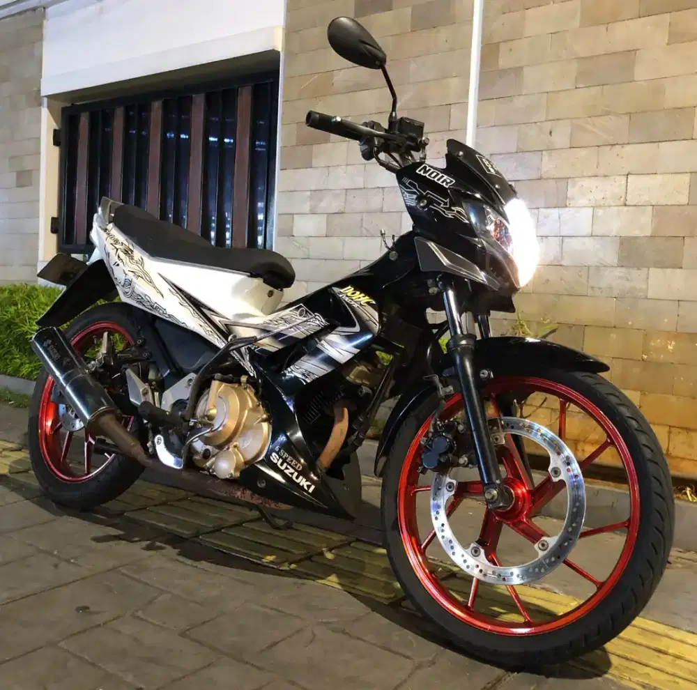 Suzuki satria fu150 2011 hitam.putih