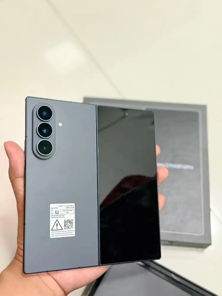 Samsung Galaxy Z Fold 8 Ultra 12/512gb Graphite Fullset Mulus
