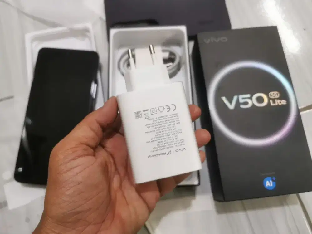 Vivo V50 lite 5G
Ram 8/256