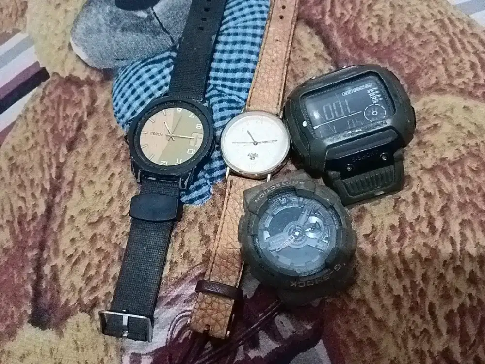 Jam tangan bekas