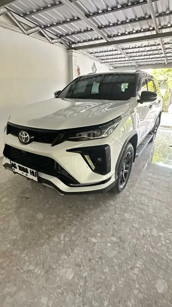 Fortuner legender seperti baru