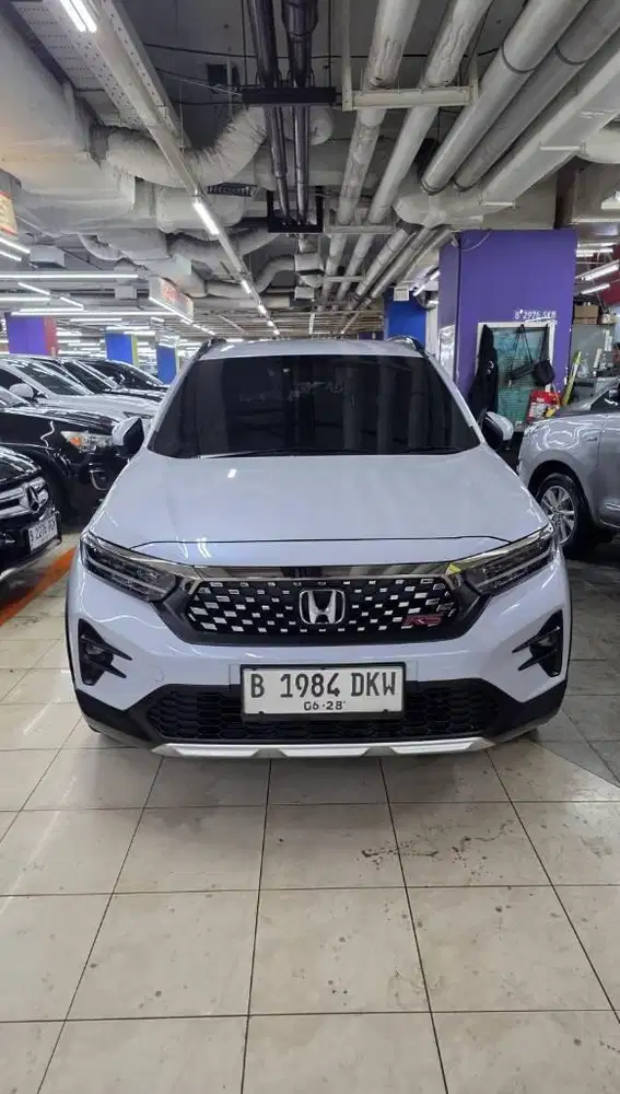 Honda WRV RS 2023 matic km27rb record dp ringan