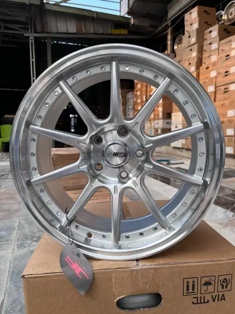 Ssr gtx01 ring 17x8 pcd 5x114,3 ET 22 innova reborn zenix