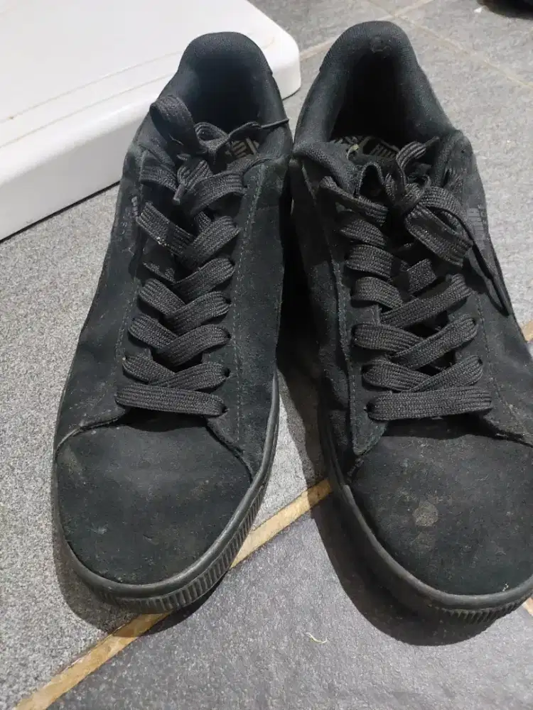 SEPATU PUMA BLACK