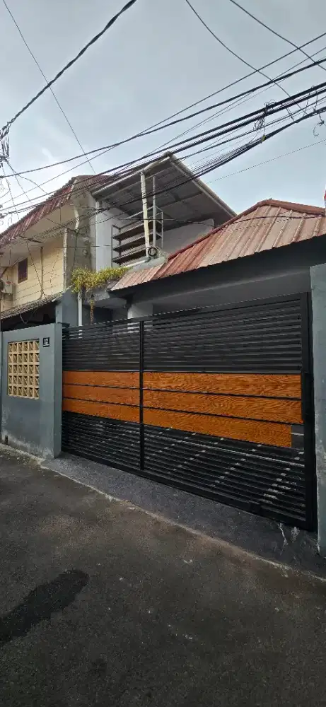 DISEWAKAN RUMAH 2 LANTAI – TEBET UTARA, JAKARTA SELATAN