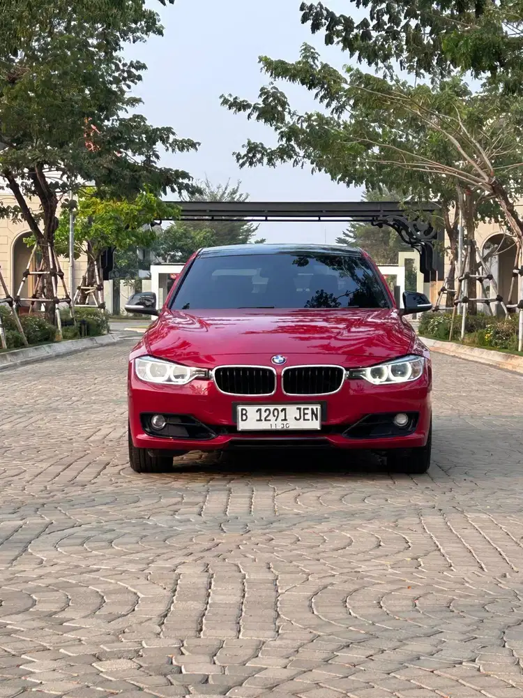 BMW 320i F30 N20 Sport 2013 Merah