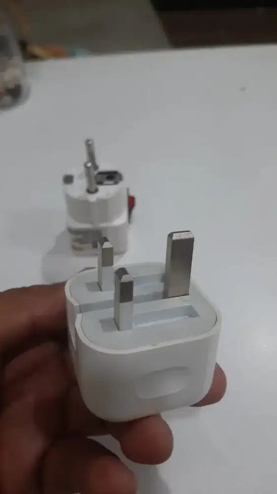 Charger Iphone 20W Original Lipat 3 Model Inter UK Hongkong/Singapura