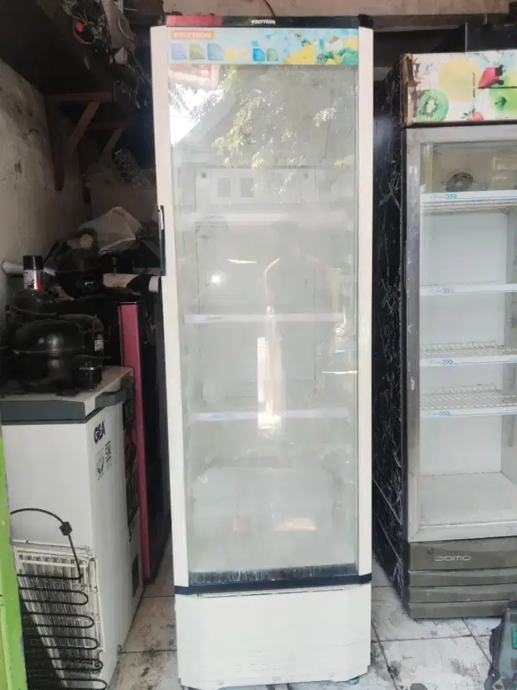 Showcase polytron ukuran jumbo normal dingin siap pakai