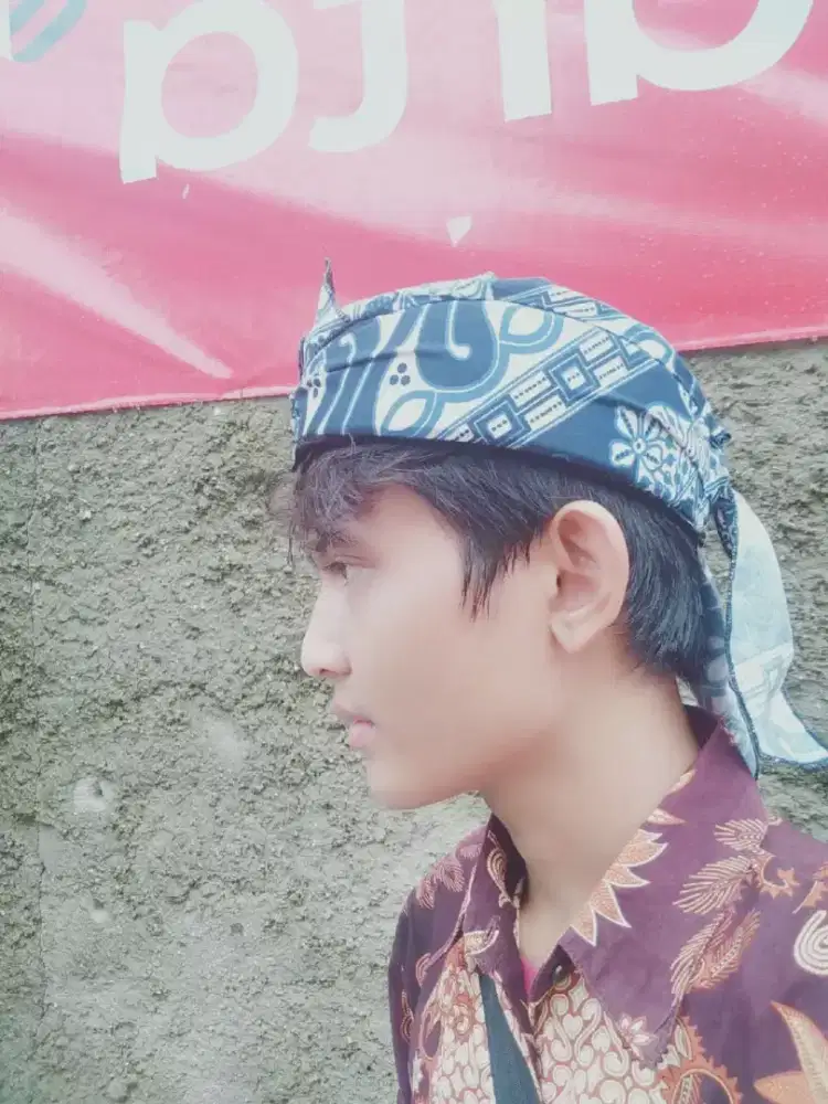 Cari kerja an yang penting halal dagang geh gpp