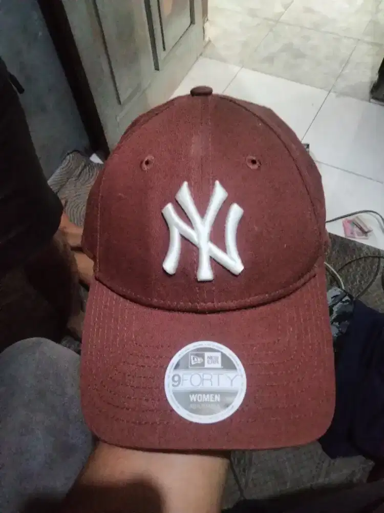 Gorra baseball New Era 9FORTY New York Yankees berwarna cokelat/maroon