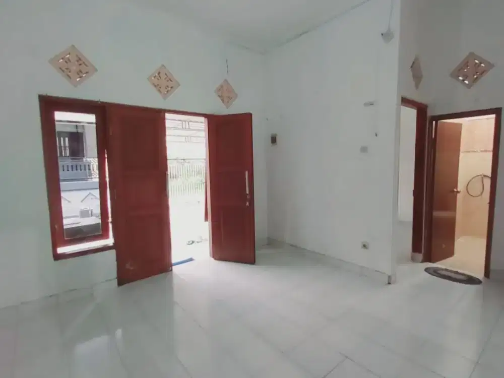 DISEWAKAN RUMAH BARU RENOVASI 3 KAMAR, CLUSTER NUSA DUA, NO BANJIR NO MACET, AKSES TOL NUSA DUA BALI