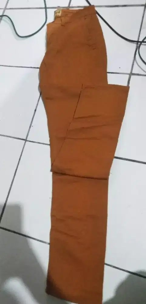 jeans sze 30 kondisi sperti baru