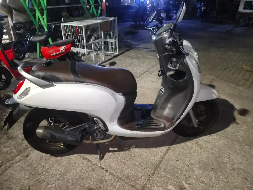 SCOOPY PRESTISE 2022