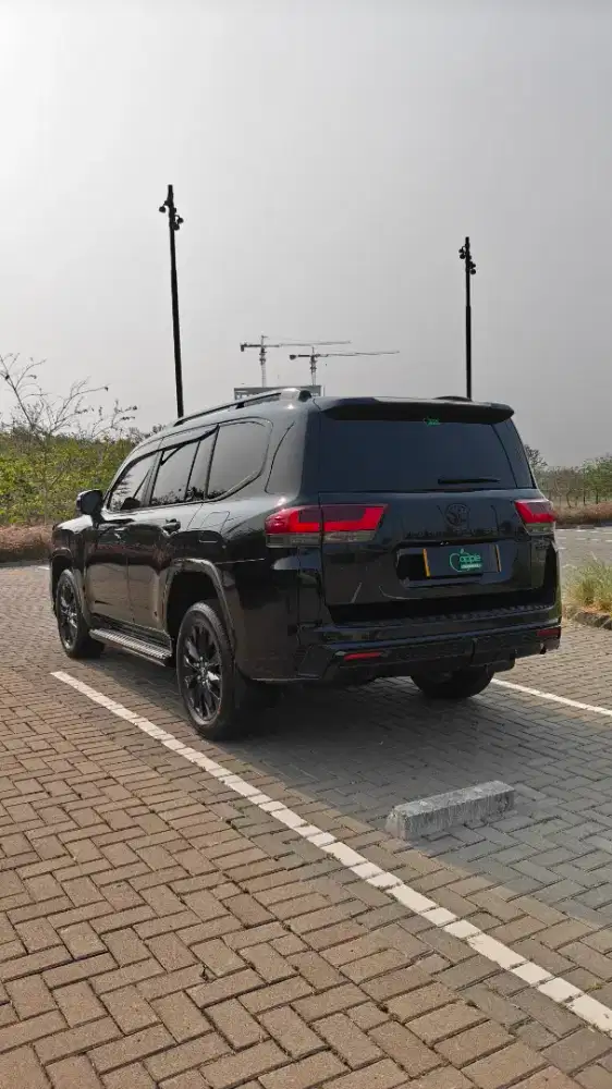 TOYOTA LAND CRUISER VX-R300 TSS DIESEL AT 2024 Hitam