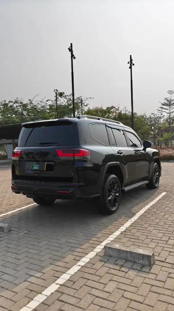 TOYOTA LAND CRUISER VX-R300 TSS DIESEL AT 2024 Hitam