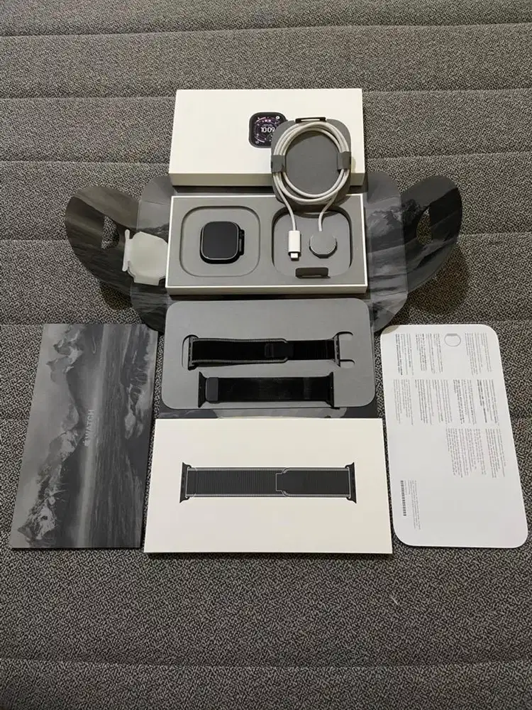 Apple watch Ultra 3 Titanium Black BH 100% Garansi on Maret 2027