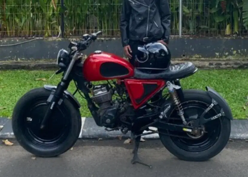 MEGAPRO CUSTOM SCRAMBLER/CAFERACER