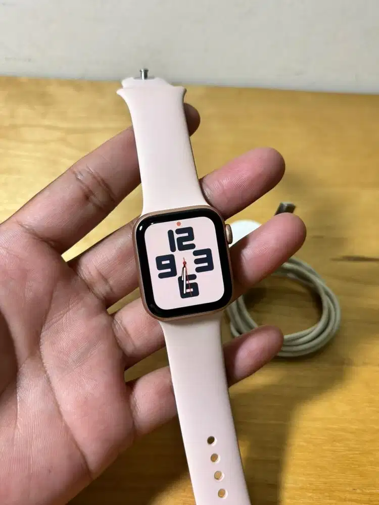 Apple Watch Series 5 40mm GPS + Celuler | BH 93% Mulus Like New