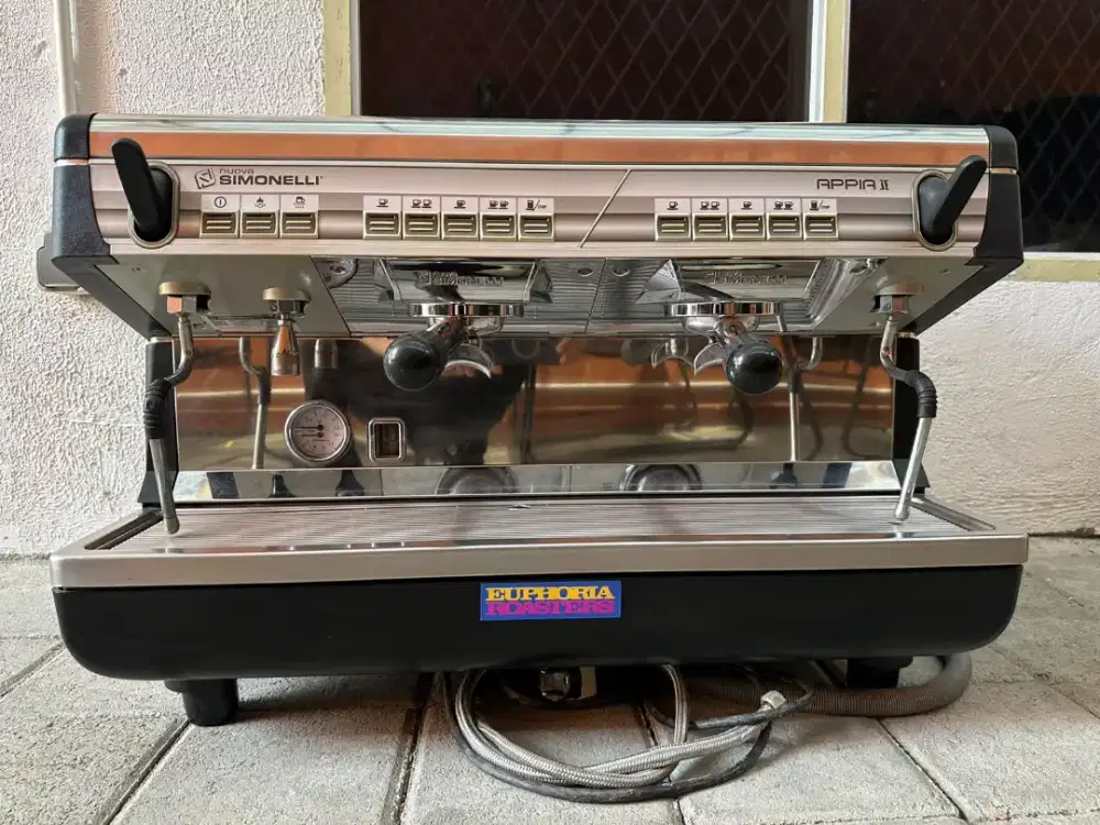 Dijual mesin kopi merek SIMONELLI APPIA II V 2 GROUP