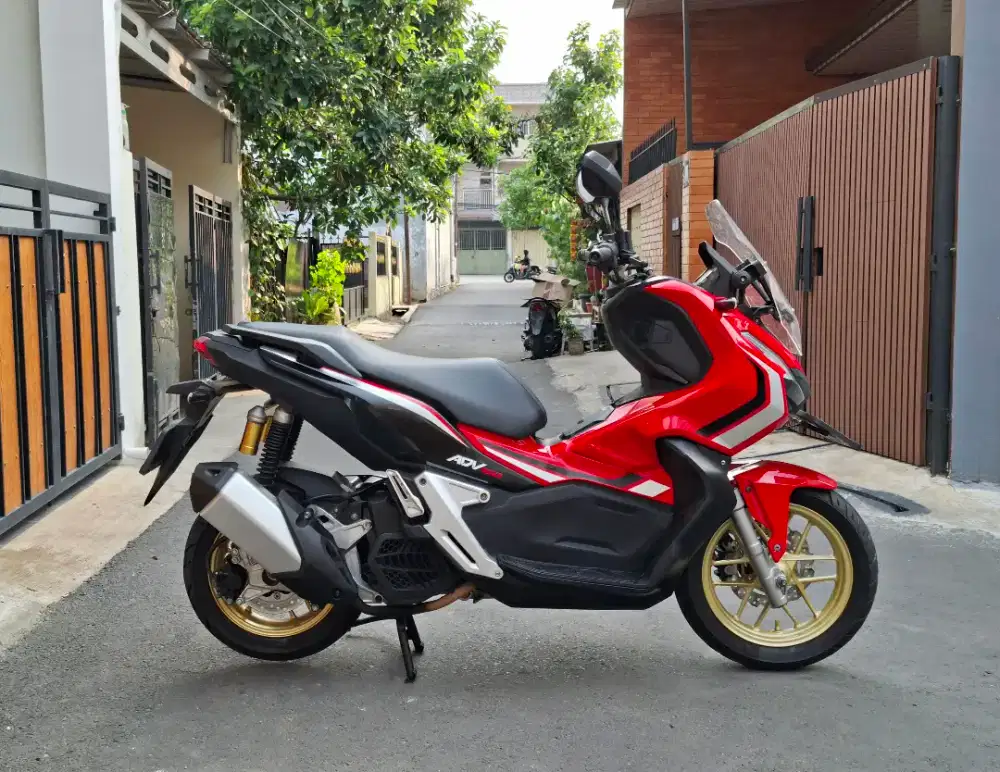 Honda ADV 150 ABS ISS (Tipe Tertinggi) MULUSSS Surat Lengkap